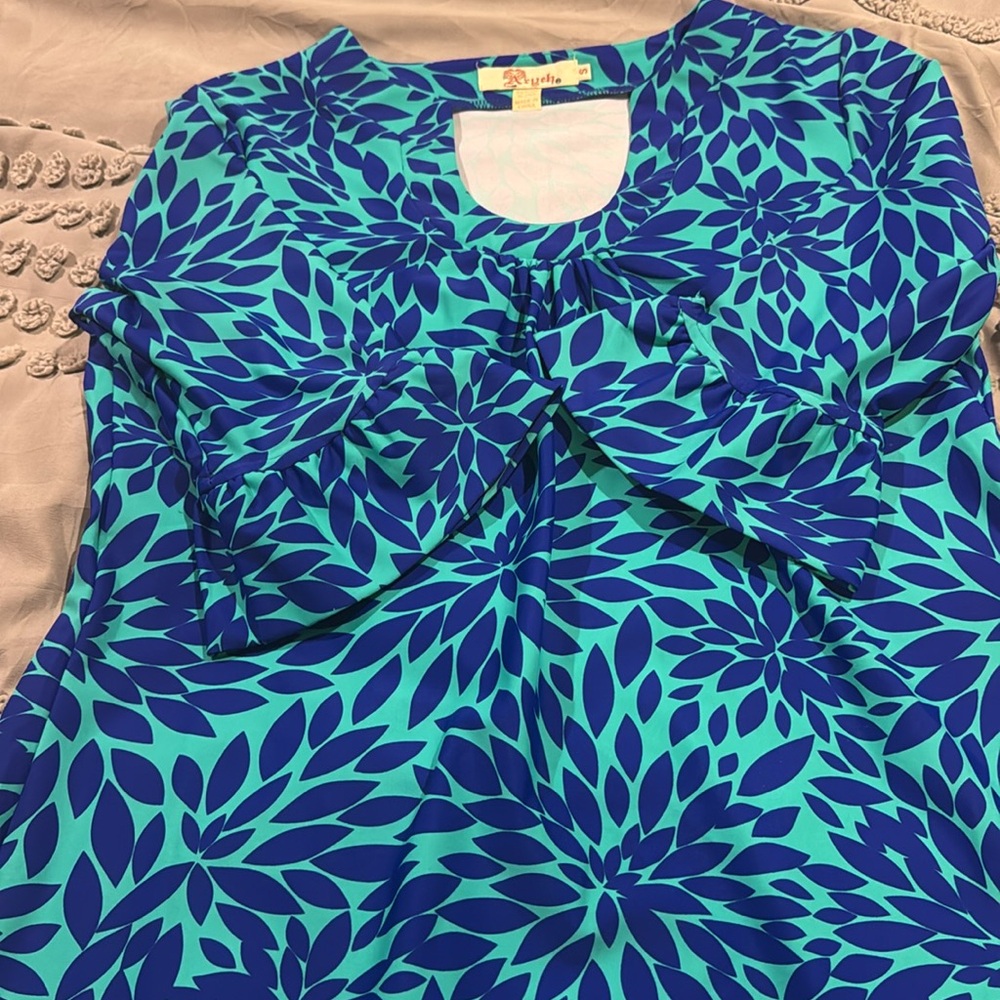 Dress - Picture 3 of 4